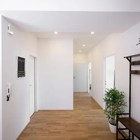 Free Parking, Luxury Beds, Nespresso, Netflix Wels Exterior photo
