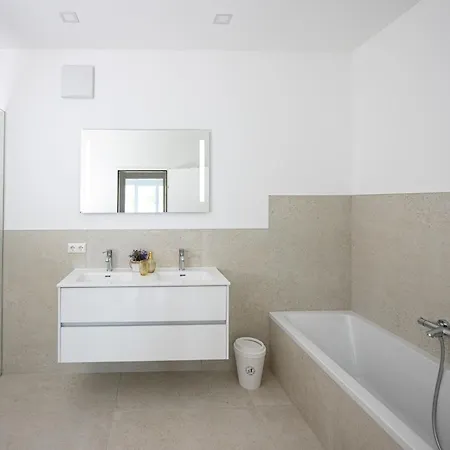 Free Parking, Luxury Beds, Nespresso, Netflix Wels Exterior photo