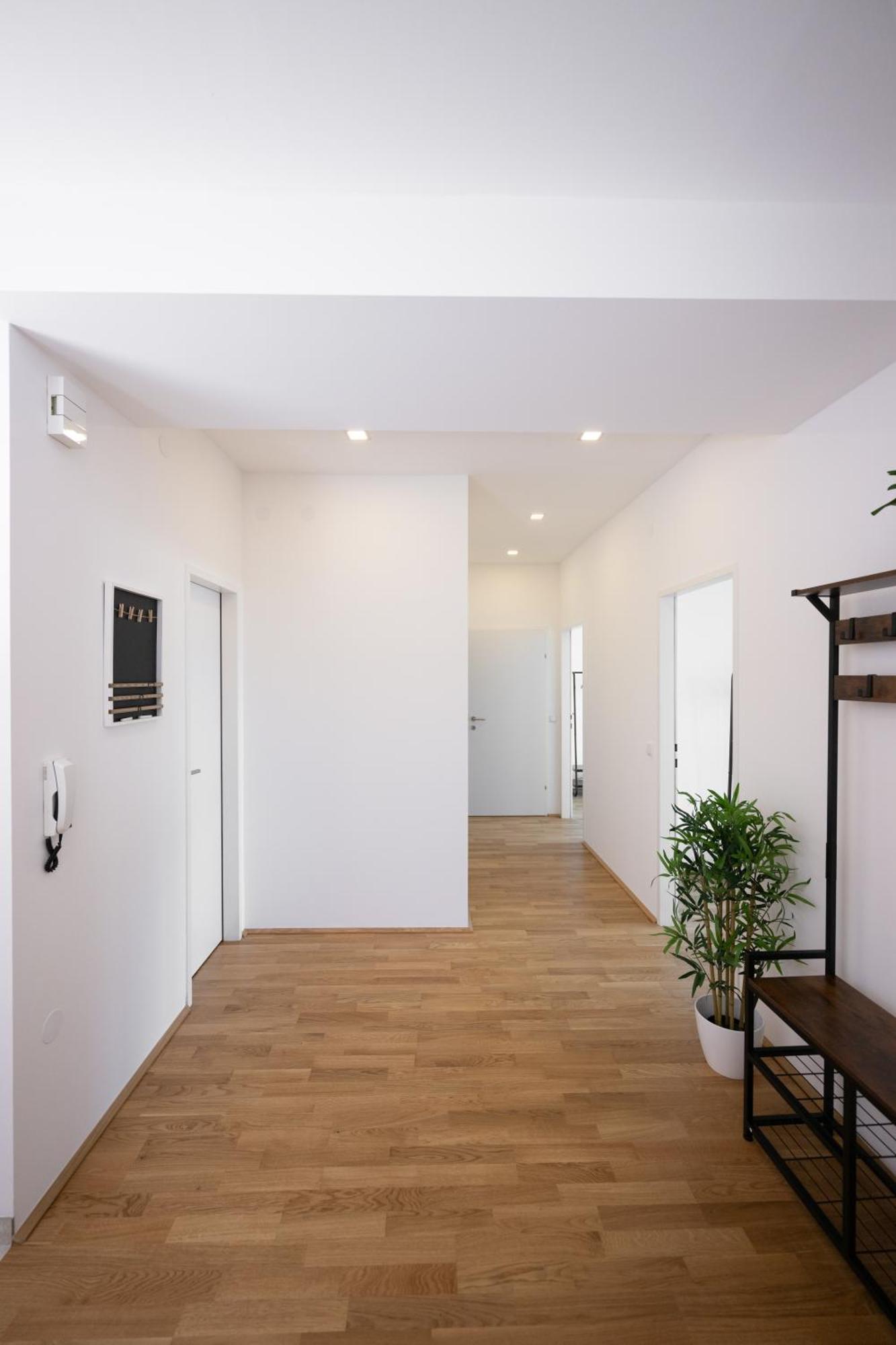 Free Parking, Luxury Beds, Nespresso, Netflix