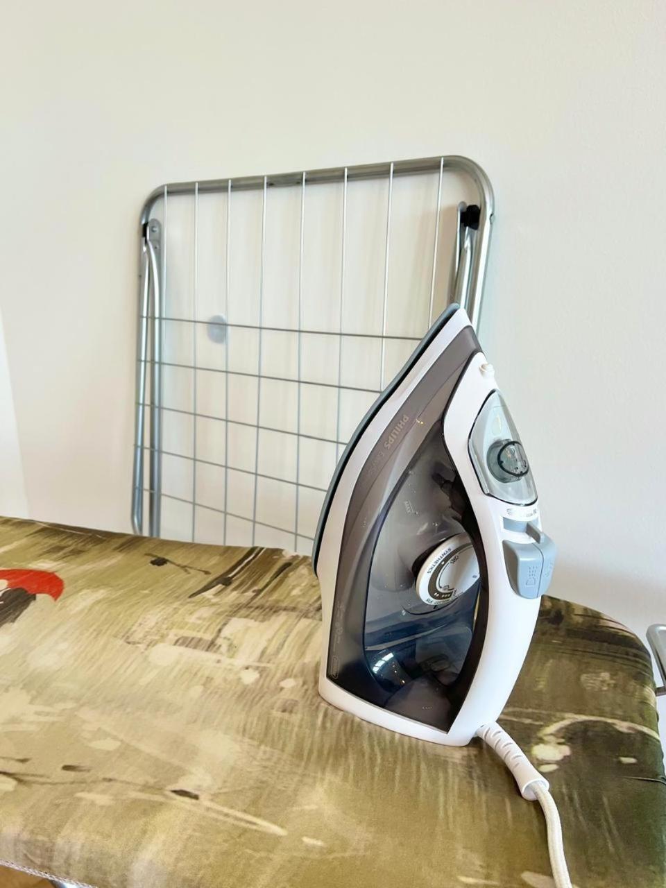 Free Parking, Luxury Beds, Nespresso, Netflix Apartment
